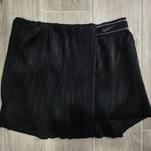 Nike flow black skirt